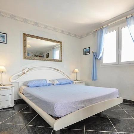 Amazing In Sur Ferienhaus